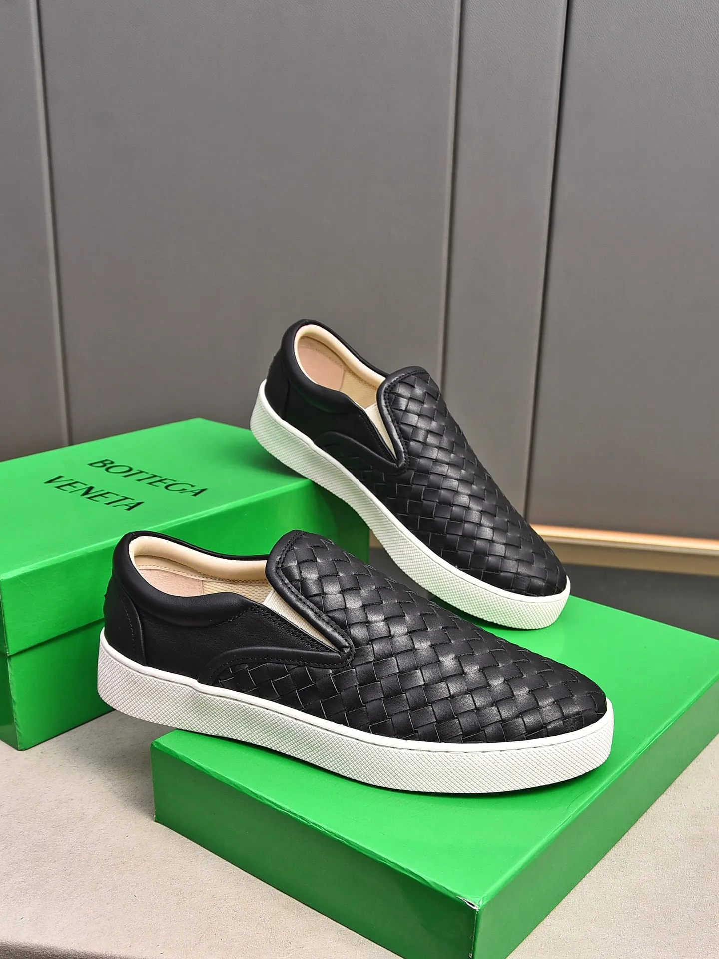 Men's shoes 💰480 [Sleeves series] BOTTEG* VENET* - high-end boutique Size: 38-44 (45 customized) BV new product, first-layer cowhide artificially woven classic style harmoniously blends with contemporary fashion temperament, rubber soles are light and flexible, water-dyed sheepskin pads! [Taobao, Tmall, and live streaming are the first choices]